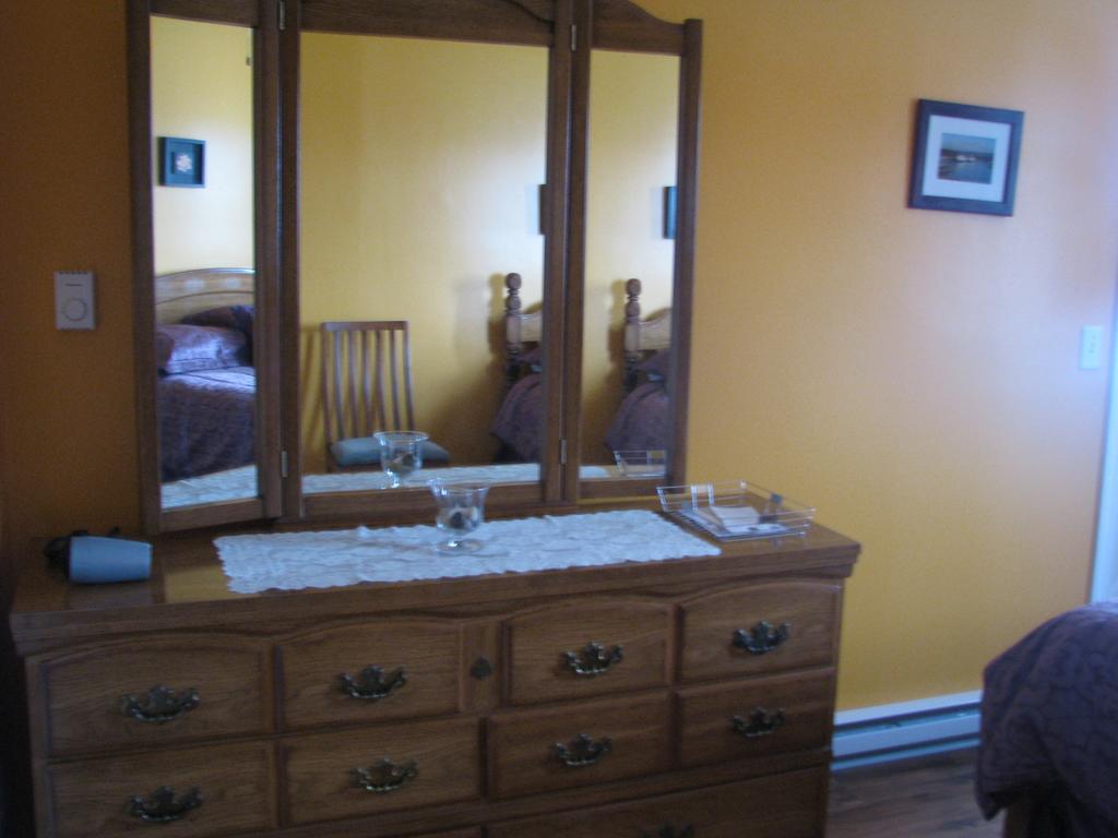 Right Off Da Boat B&B Channel-Port aux Basques Room photo