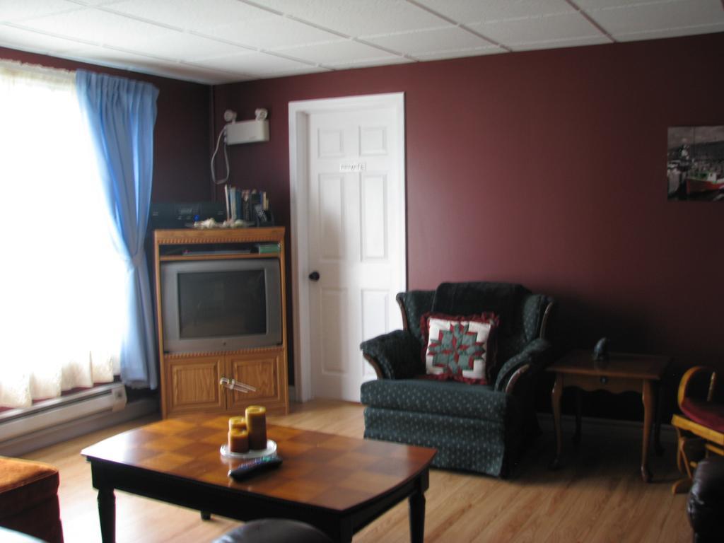Right Off Da Boat B&B Channel-Port aux Basques Exterior photo